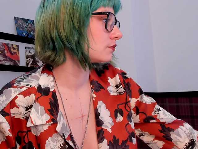 Scarle-Whisper live cam on BongaCams