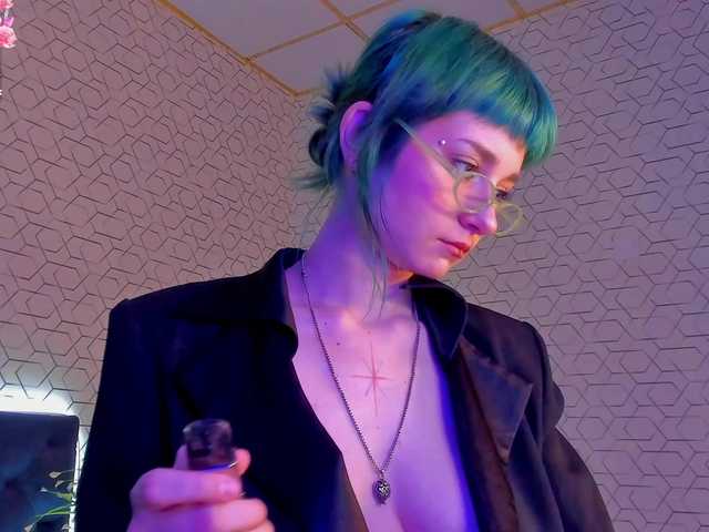  Scarle-Whisper chat room