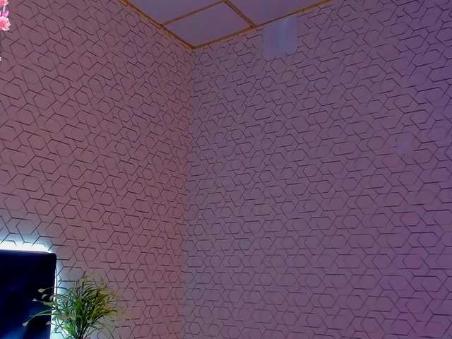 Scarle-Whisper's BongaCams show and profile