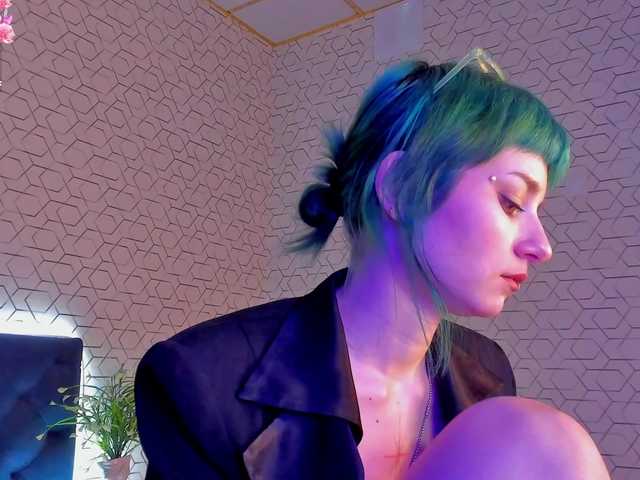 Scarle-Whisper's BongaCams show and profile