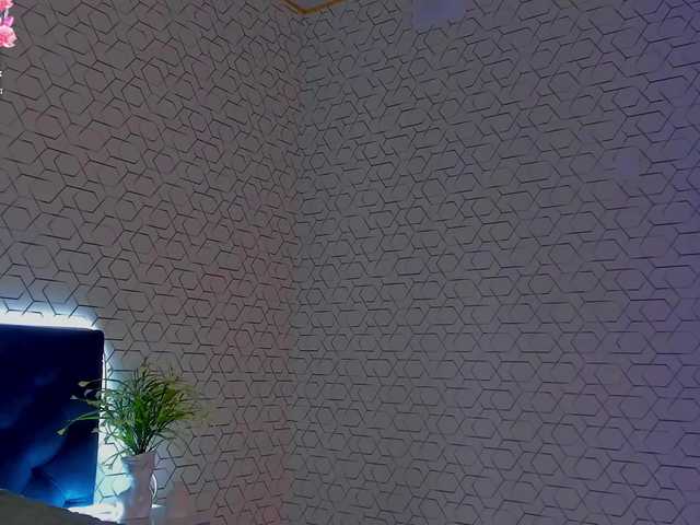 Scarle-Whisper's BongaCams show and profile