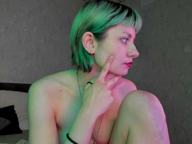 Scarle-Whisper live cam on BongaCams