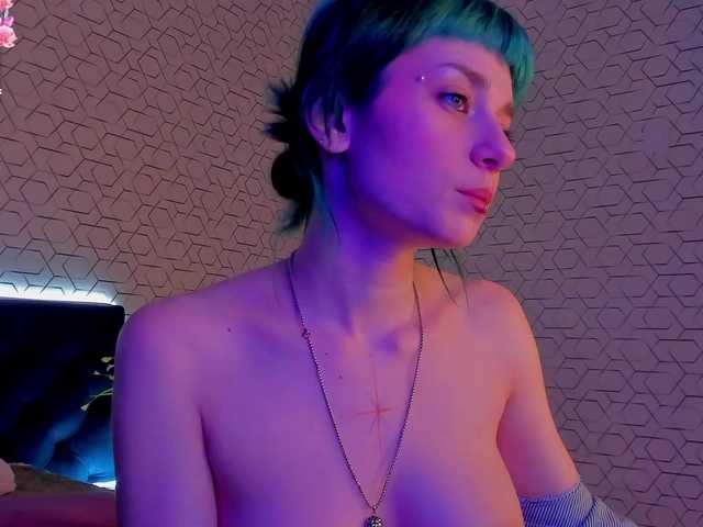 Scarle-Whisper's BongaCams show and profile