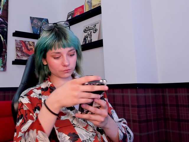 Scarle-Whisper live cam on BongaCams