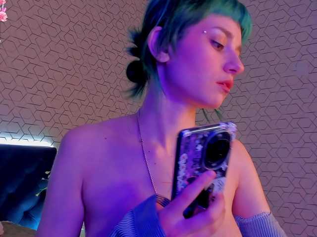Scarle-Whisper's BongaCams show and profile