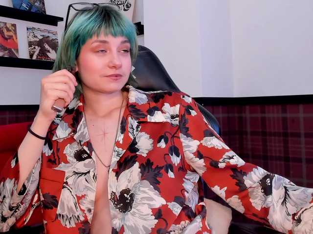 Scarle-Whisper live cam on BongaCams
