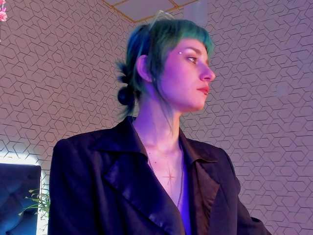 Scarle-Whisper's BongaCams show and profile