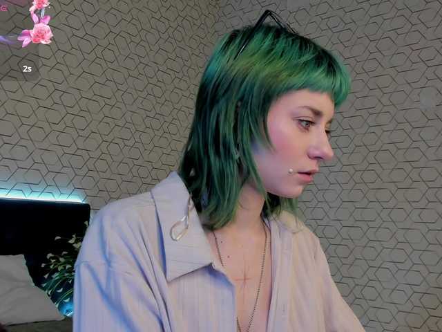 Scarle-Whisper's BongaCams show and profile