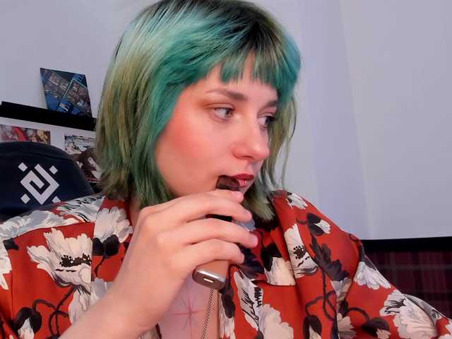 Scarle-Whisper live cam on BongaCams