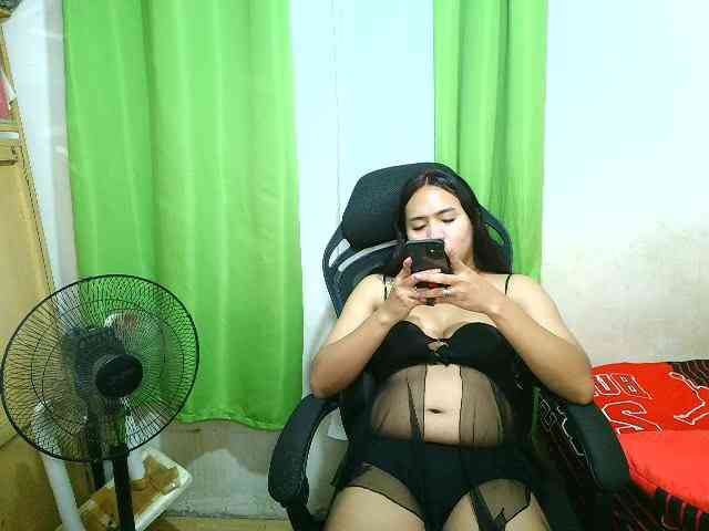 xLickme24 Sex Cam Show