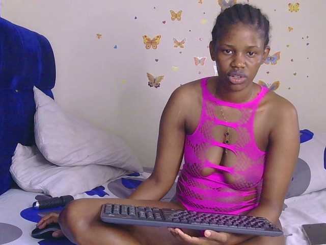 PinkKittyy live cam on BongaCams