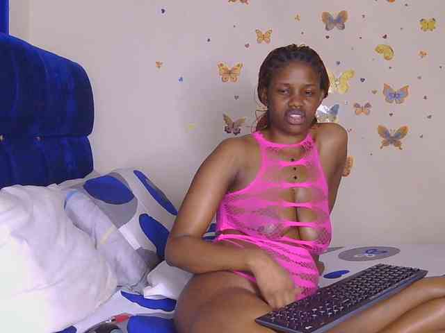 PinkKittyy webcam