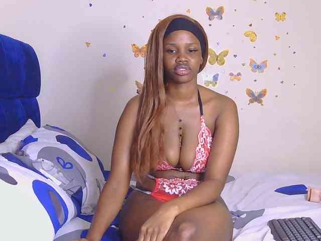 PinkKittyy webcam