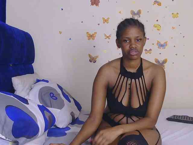 PinkKittyy webcam