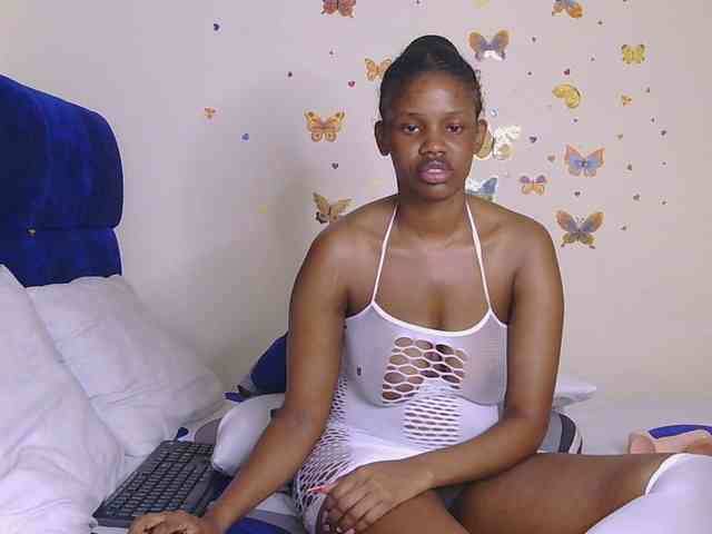 PinkKittyy webcam
