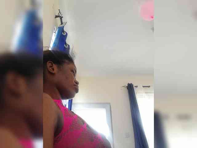 PinkKittyy webcam