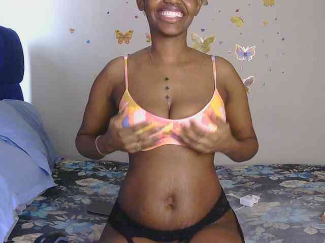 PinkKittyy webcam
