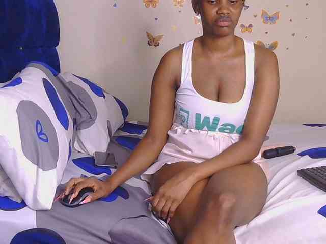 PinkKittyy webcam