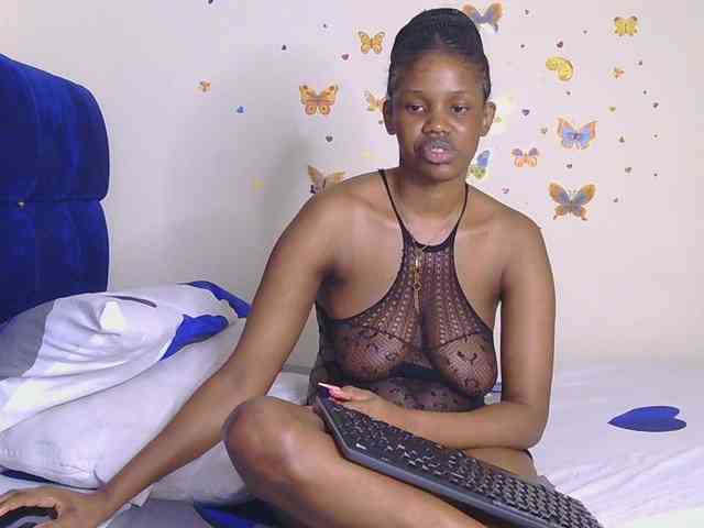 PinkKittyy webcam