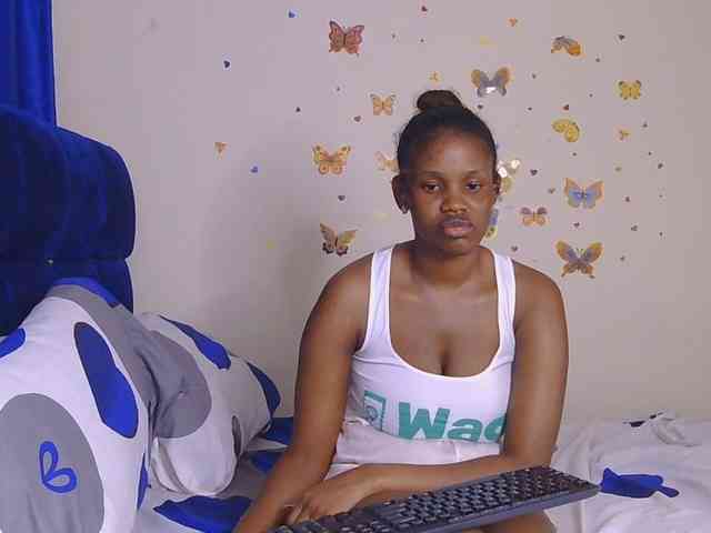 PinkKittyy webcam