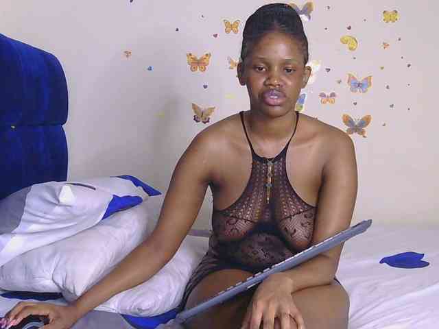 PinkKittyy webcam