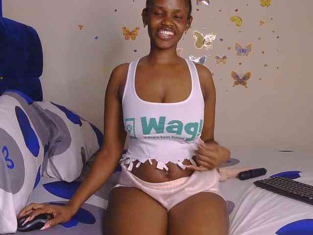 PinkKittyy webcam