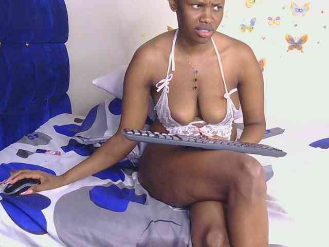 PinkKittyy webcam
