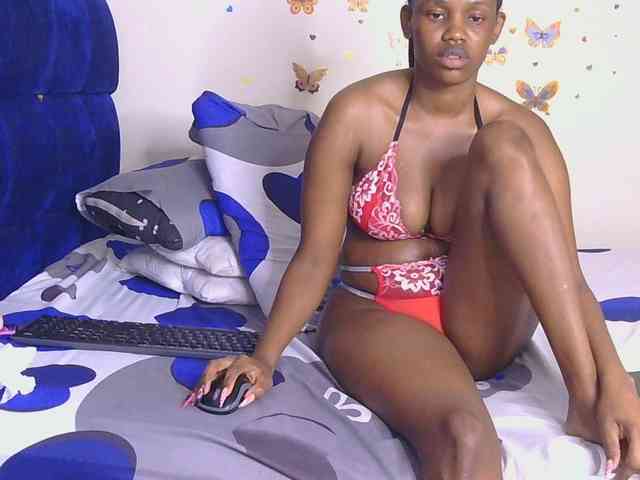 PinkKittyy webcam