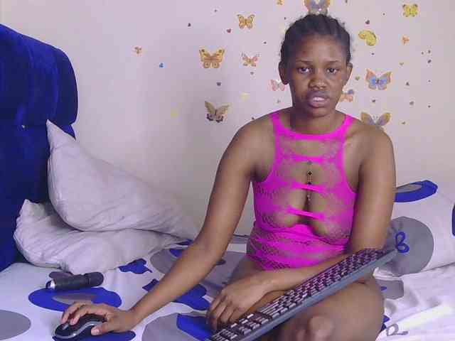 PinkKittyy webcam
