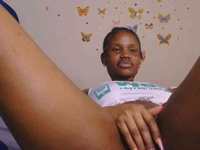 PinkKittyy webcam