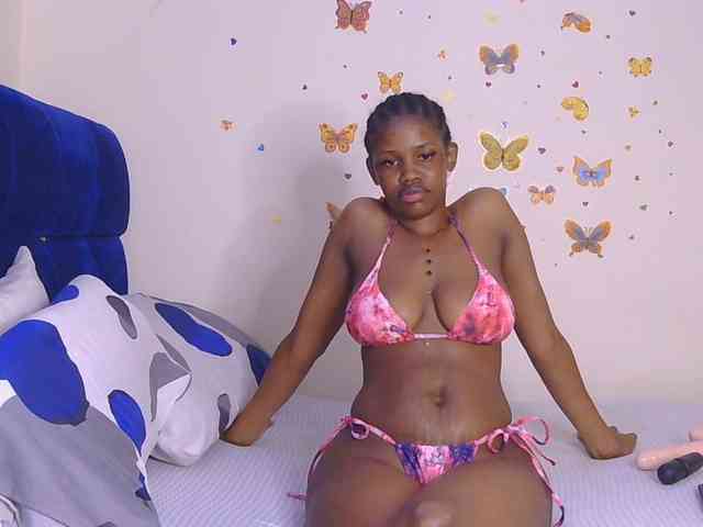 PinkKittyy webcam