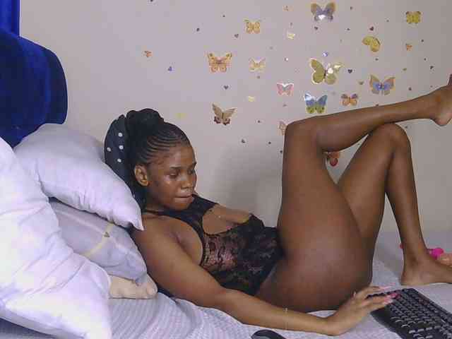 PinkKittyy webcam