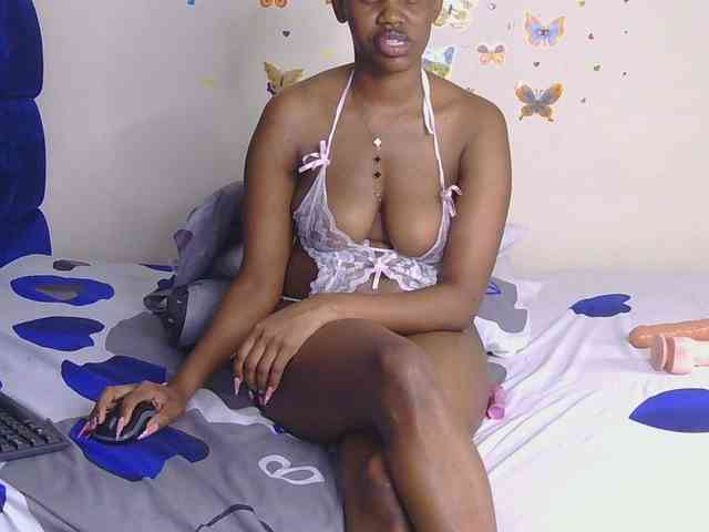 PinkKittyy webcam
