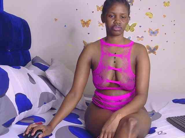 PinkKittyy webcam