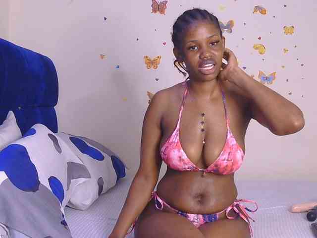 PinkKittyy webcam