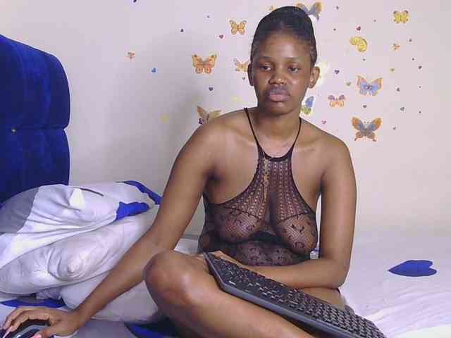 PinkKittyy webcam