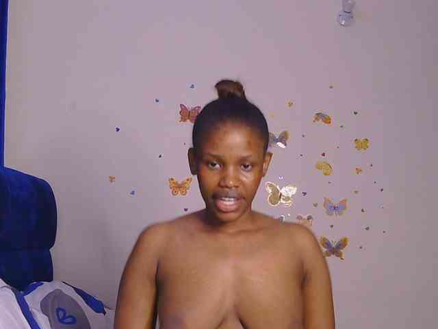 PinkKittyy webcam