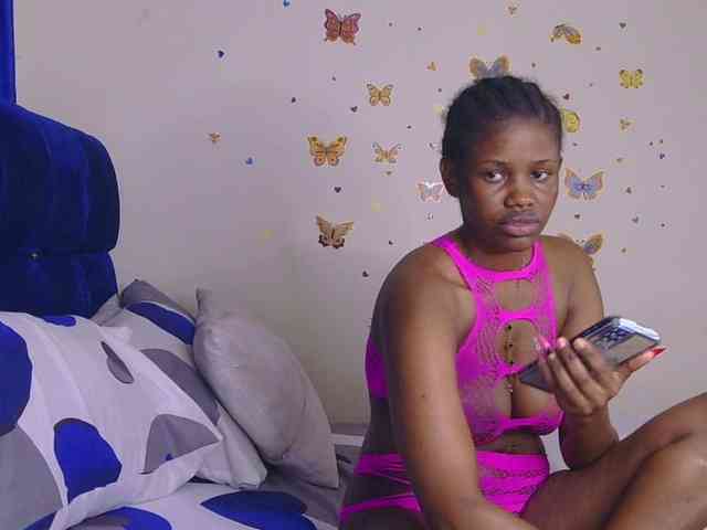 PinkKittyy webcam
