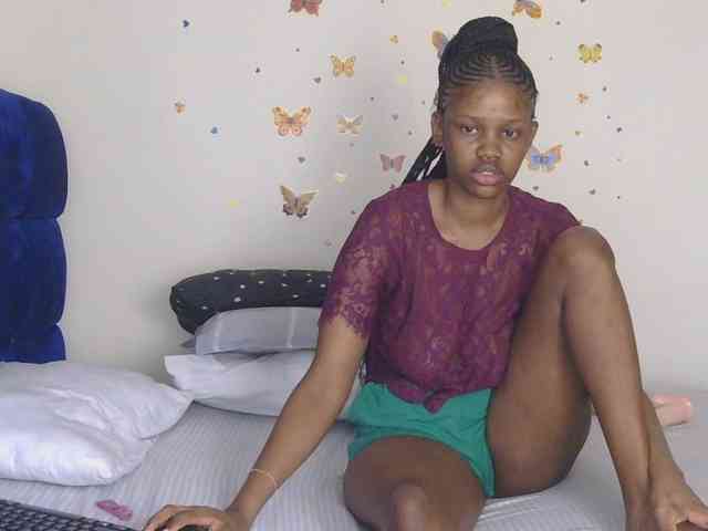 PinkKittyy webcam