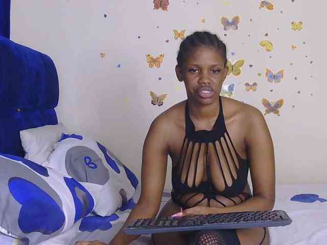 PinkKittyy webcam