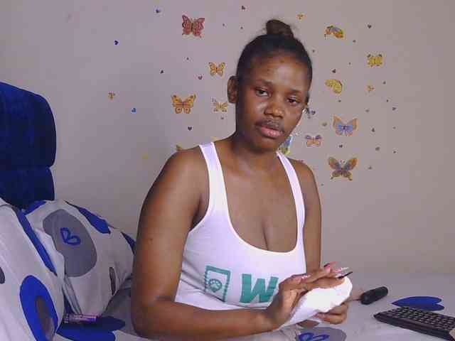 PinkKittyy webcam