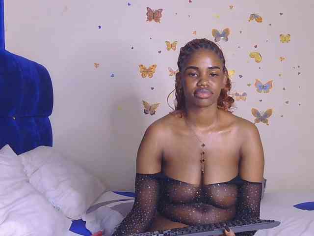 PinkKittyy webcam