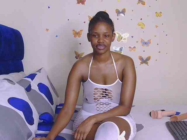 PinkKittyy webcam