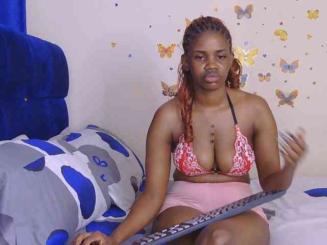 PinkKittyy webcam