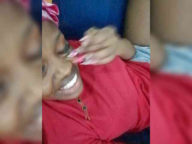 PinkKittyy webcam