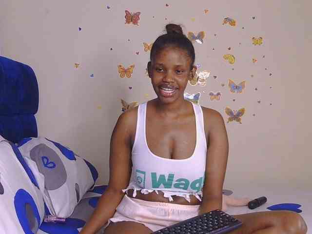 PinkKittyy webcam