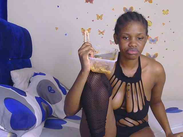 PinkKittyy webcam
