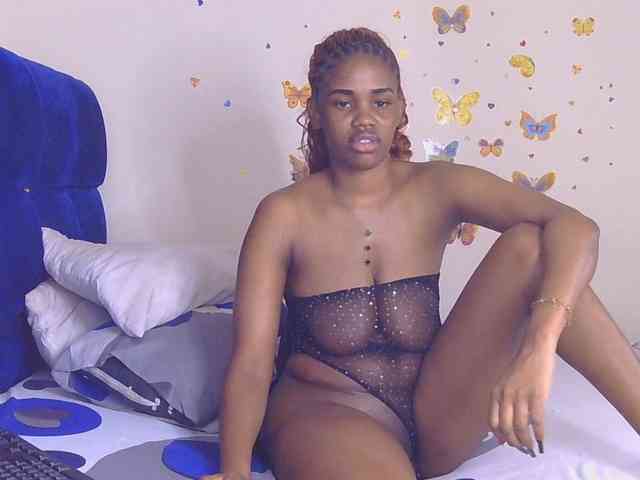 PinkKittyy webcam