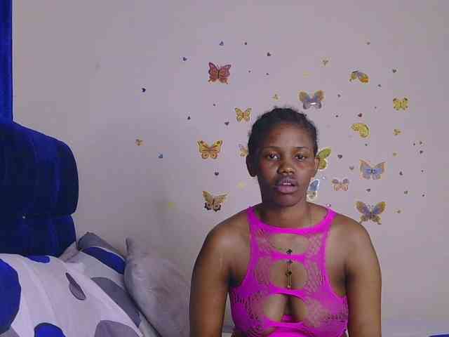 PinkKittyy webcam