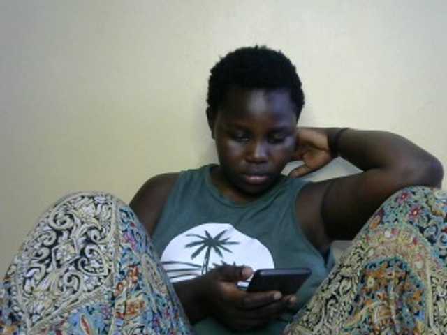 Cutiepiespanks254 Live Cam on BongaCams